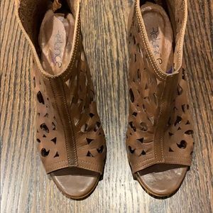 Anthropologie wedge